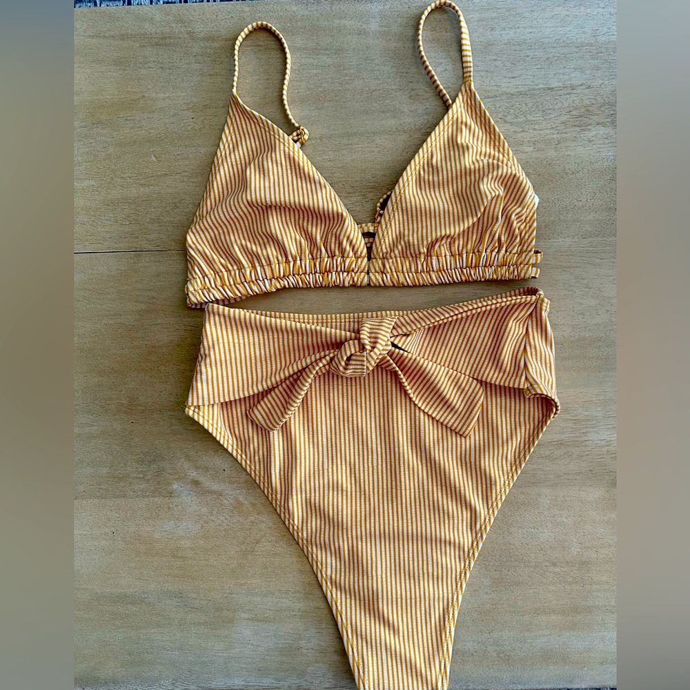 Yellow bikini set with white stripes - Size S